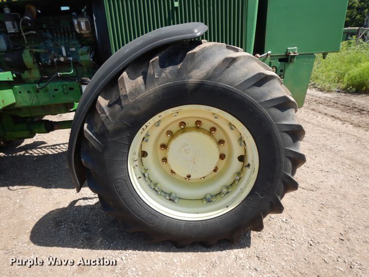 image for item HP9584 1989 John Deere 4955  MFWD tractor