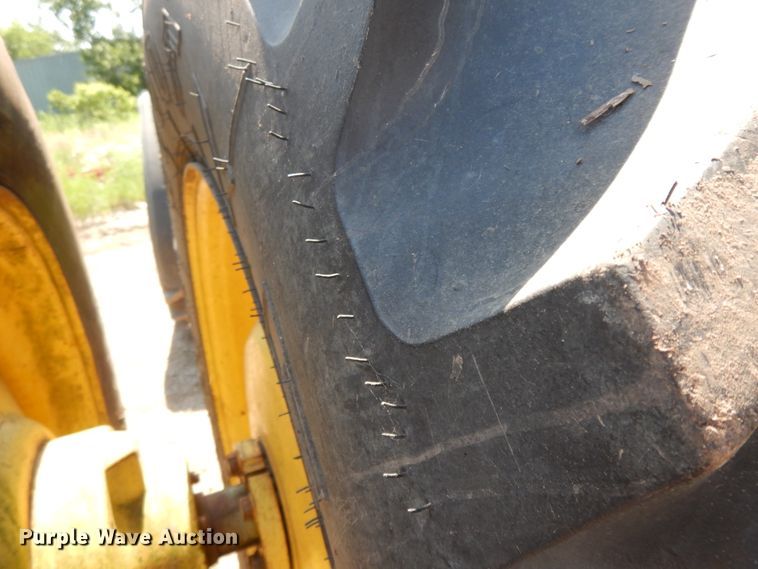 image for item HP9584 1989 John Deere 4955  MFWD tractor