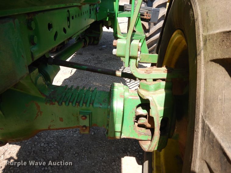 image for item HP9584 1989 John Deere 4955  MFWD tractor