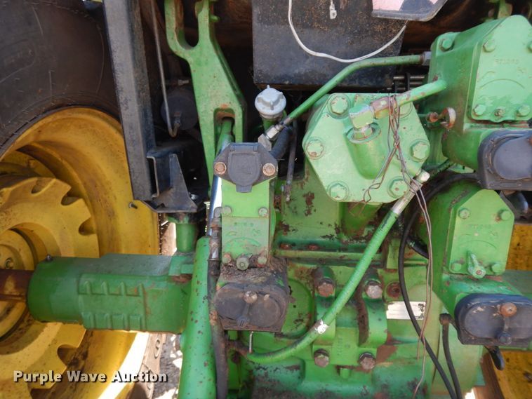 image for item HP9584 1989 John Deere 4955  MFWD tractor