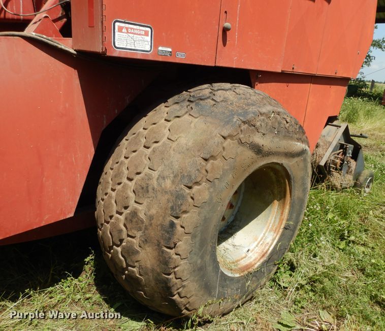 image for item HP9585 1998 Case IH 8590  large square baler