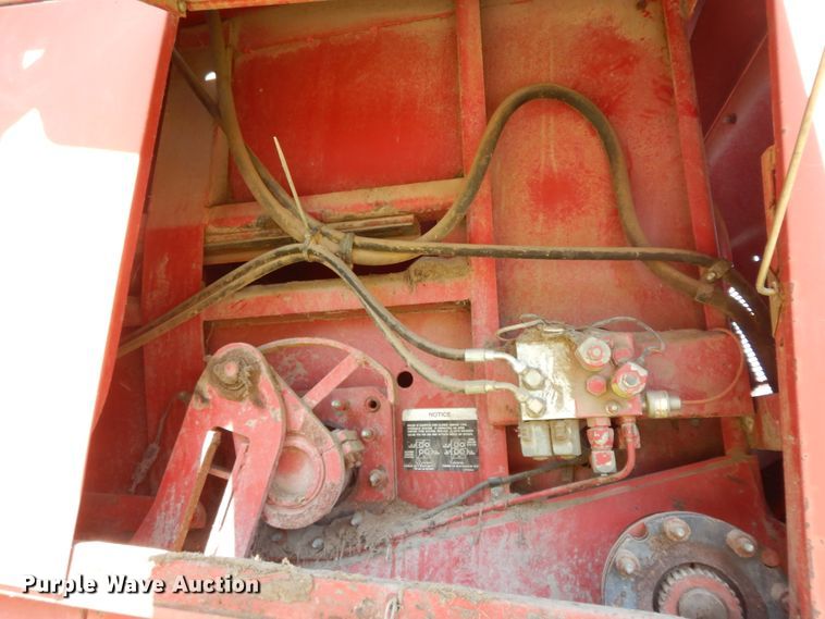 image for item HP9585 1998 Case IH 8590  large square baler