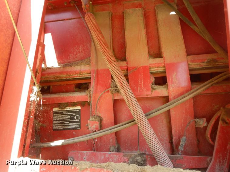 image for item HP9585 1998 Case IH 8590  large square baler