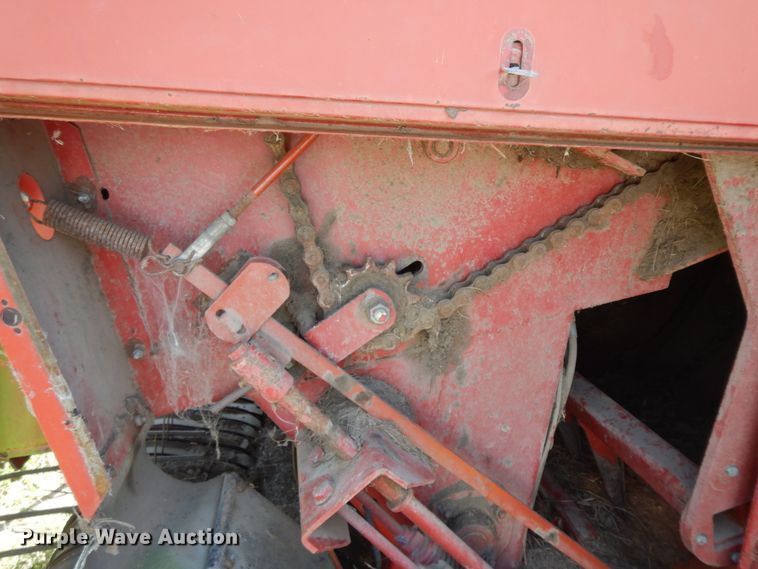 image for item HP9585 1998 Case IH 8590  large square baler