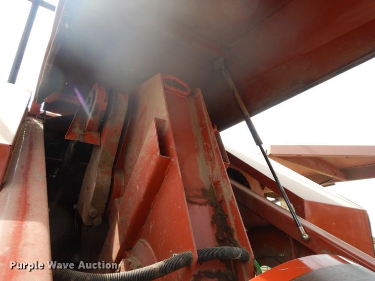 image for item HP9630 2003 Hesston 4760  large square baler