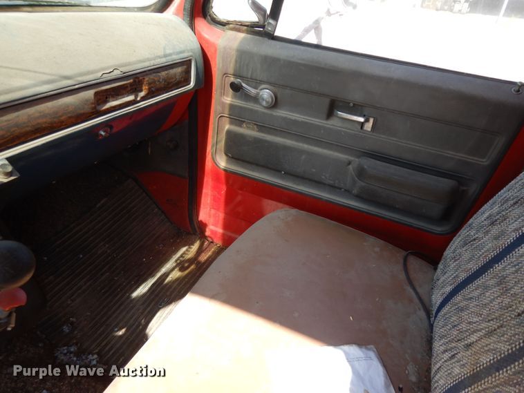 image for item ID9974 1976 Chevrolet  grain truck