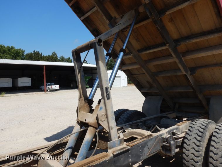 image for item ID9974 1976 Chevrolet  grain truck