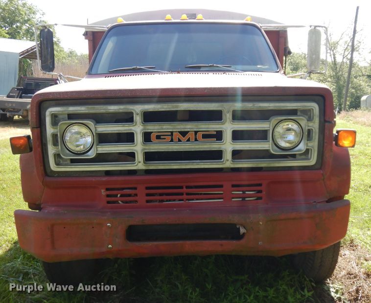 image for item ID9976 1982 GMC C7500  grain truck