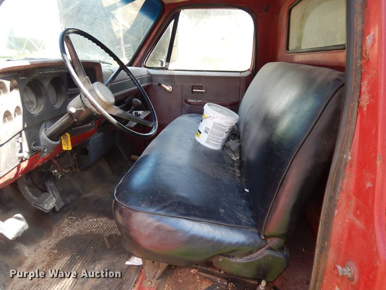 image for item ID9976 1982 GMC C7500  grain truck