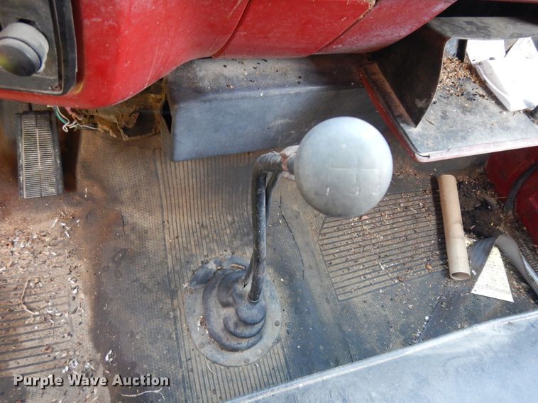 image for item ID9976 1982 GMC C7500  grain truck