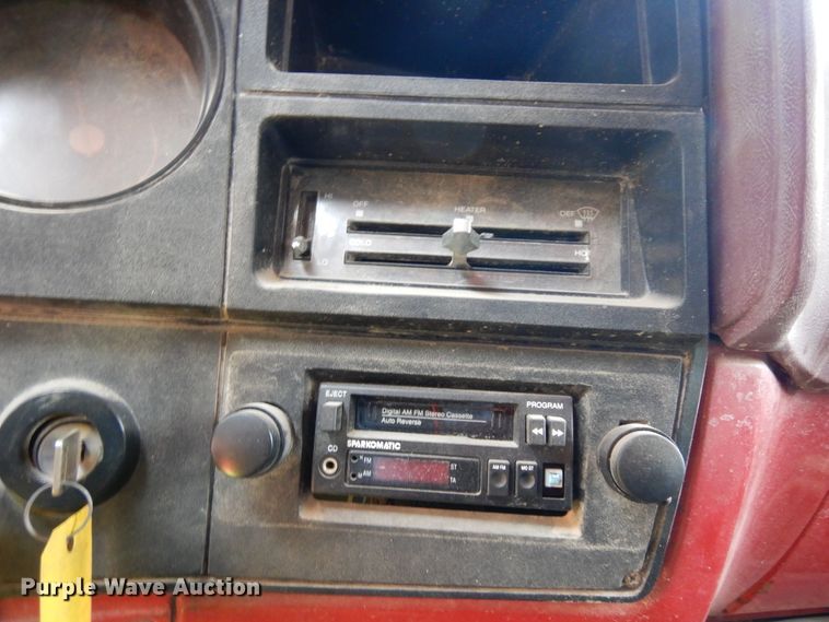 image for item ID9976 1982 GMC C7500  grain truck