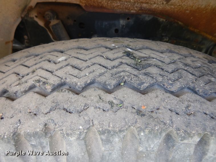 image for item ID9976 1982 GMC C7500  grain truck