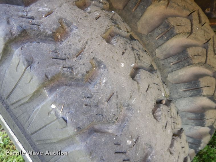 image for item ID9976 1982 GMC C7500  grain truck