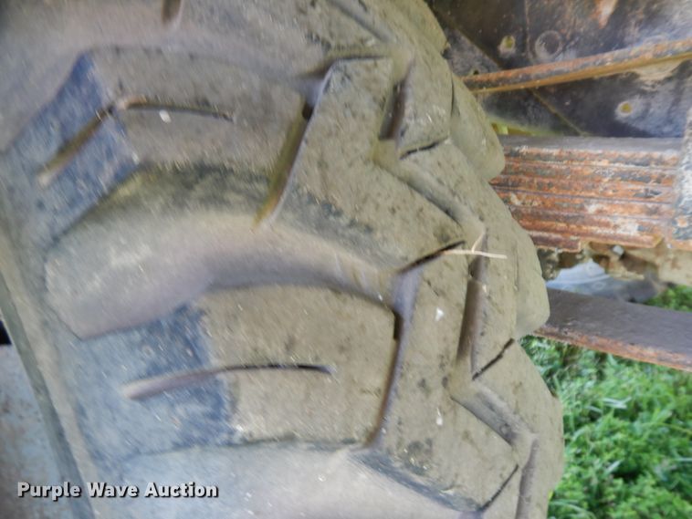 image for item ID9976 1982 GMC C7500  grain truck