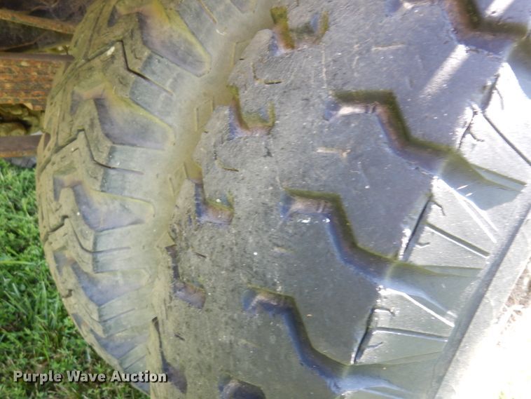 image for item ID9976 1982 GMC C7500  grain truck