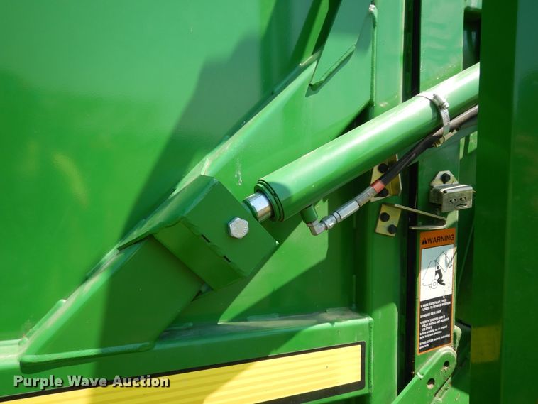 image for item ID9986 2014 John Deere 459  round baler