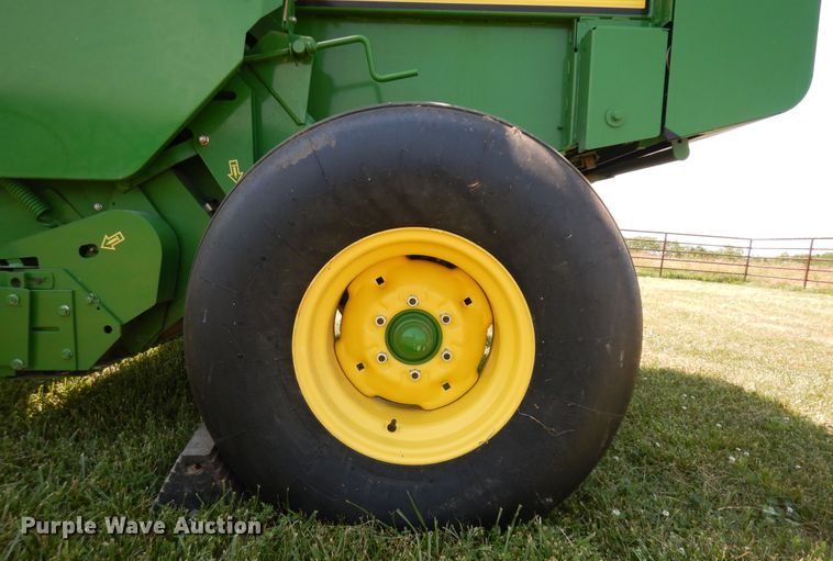 image for item ID9986 2014 John Deere 459  round baler