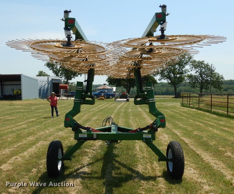 image for item ID9987 Ogden Hybrid HayRunner hay rake