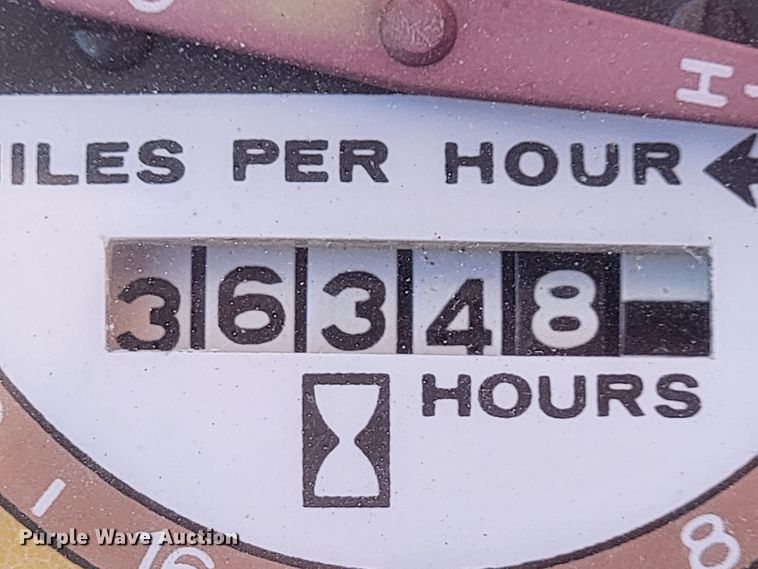 image for item IF9859 1972 International 1466  tractor