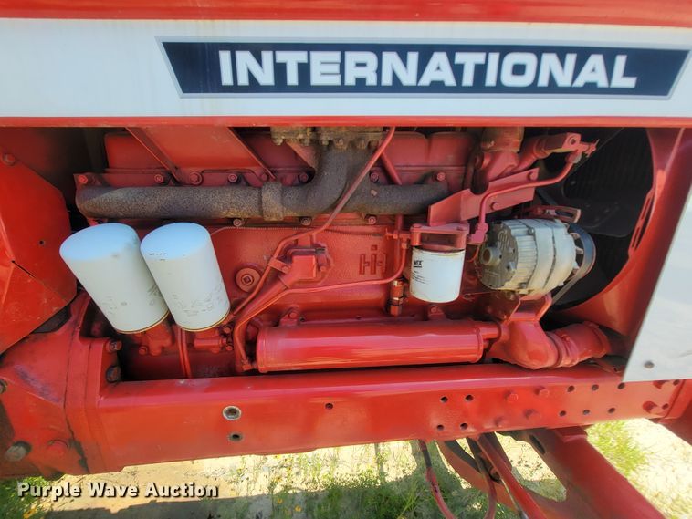 image for item IF9859 1972 International 1466  tractor
