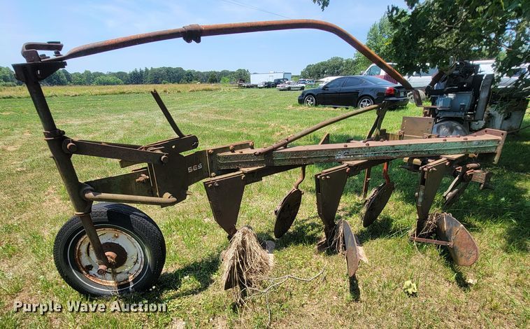 image for item IF9877 Oliver 565  four bottom plow