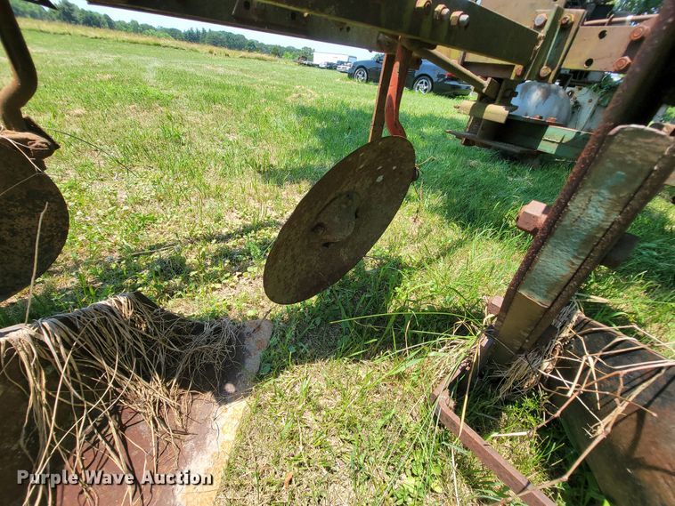 image for item IF9877 Oliver 565  four bottom plow