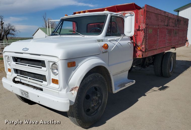 image for item IH9273 1972 Chevrolet C50  grain truck
