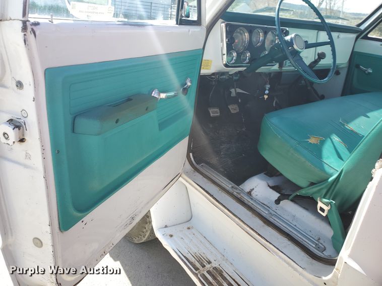 image for item IH9273 1972 Chevrolet C50  grain truck