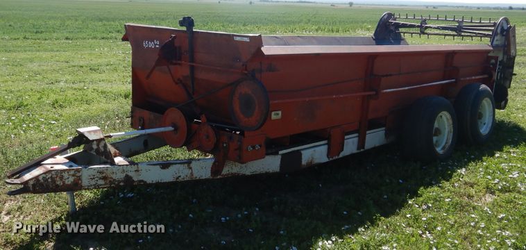 image for item IJ9429 Cobey 3400A  manure spreader