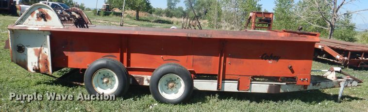 image for item IJ9429 Cobey 3400A  manure spreader