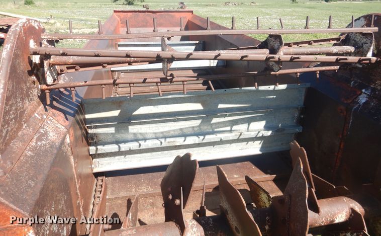 image for item IJ9429 Cobey 3400A  manure spreader