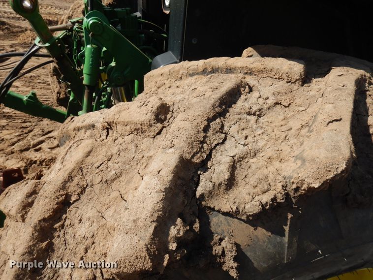 image for item IL9824 1998 John Deere 6410  MFWD tractor