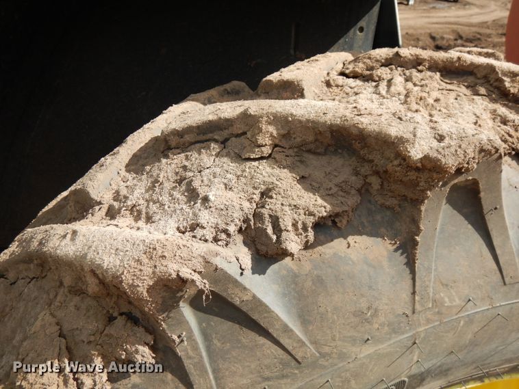 image for item IL9824 1998 John Deere 6410  MFWD tractor