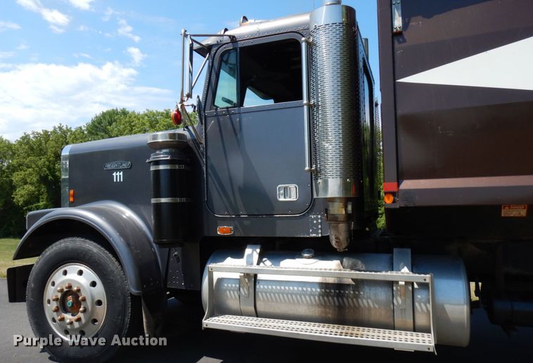 image for item IL9846 1985 Freightliner  grain truck