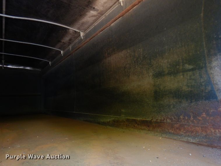 image for item IL9846 1985 Freightliner  grain truck