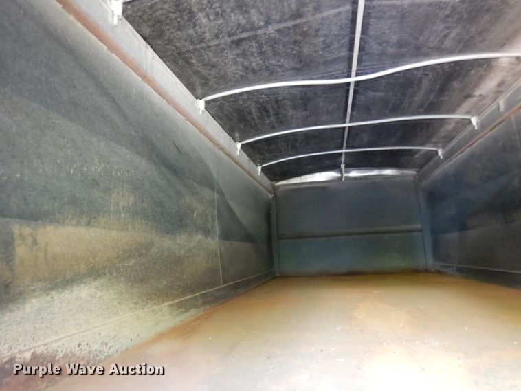 image for item IL9846 1985 Freightliner  grain truck