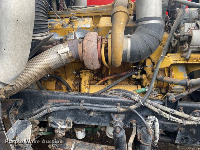 image for item IL9846 1985 Freightliner  grain truck