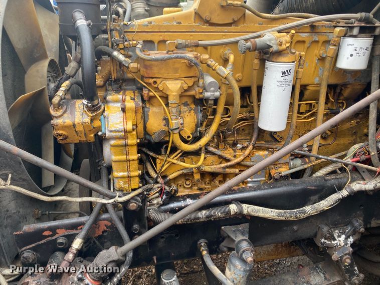 image for item IL9846 1985 Freightliner  grain truck