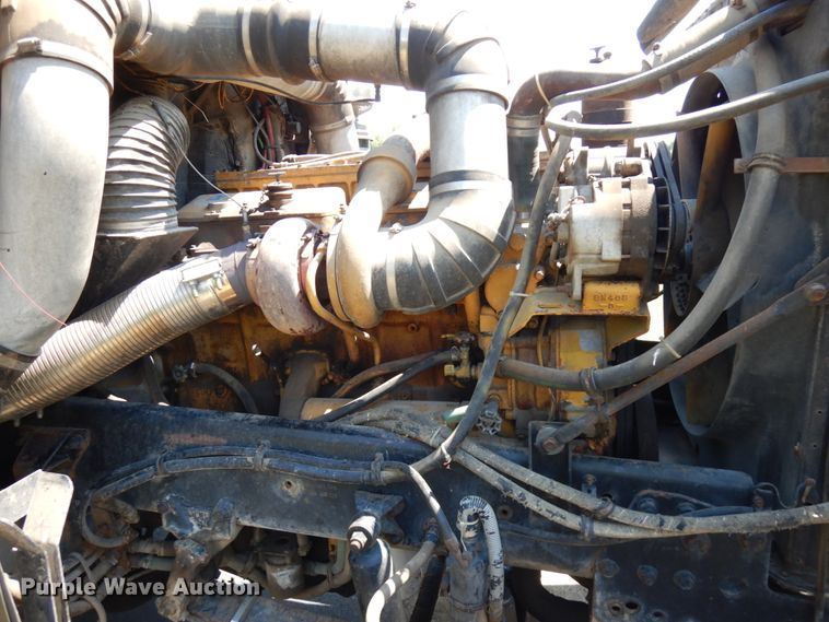 image for item IL9846 1985 Freightliner  grain truck