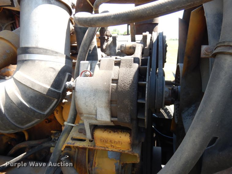 image for item IL9846 1985 Freightliner  grain truck