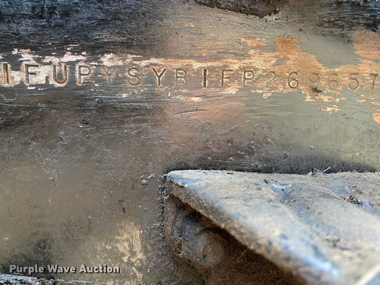 image for item IL9846 1985 Freightliner  grain truck