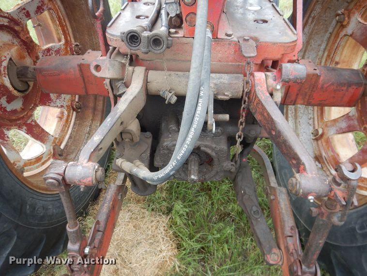 image for item IP9496 Farmall 560  tractor