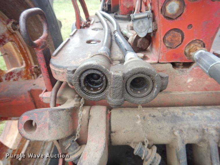 image for item IP9496 Farmall 560  tractor