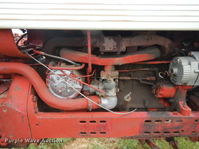 image for item IP9496 Farmall 560  tractor