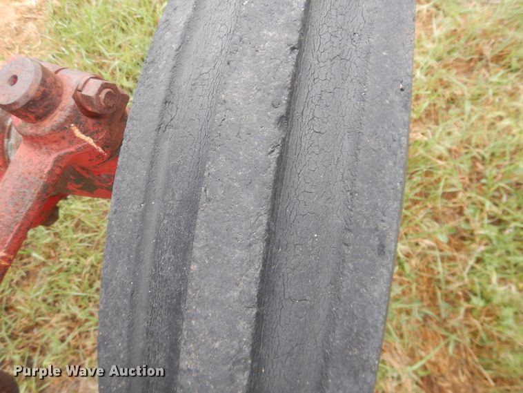 image for item IP9496 Farmall 560  tractor