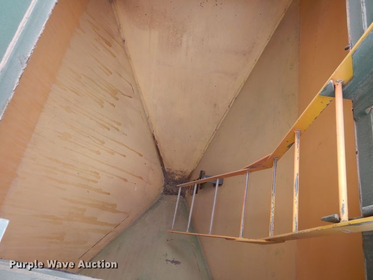 image for item IP9497 New Noble 210  air seeder