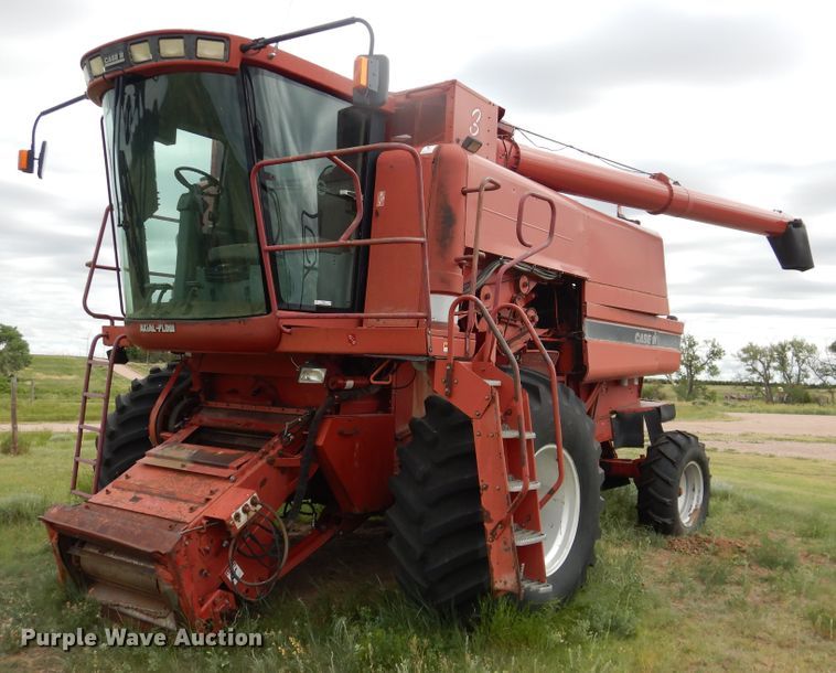 image for item IP9504 1998 Case IH 2388  combine