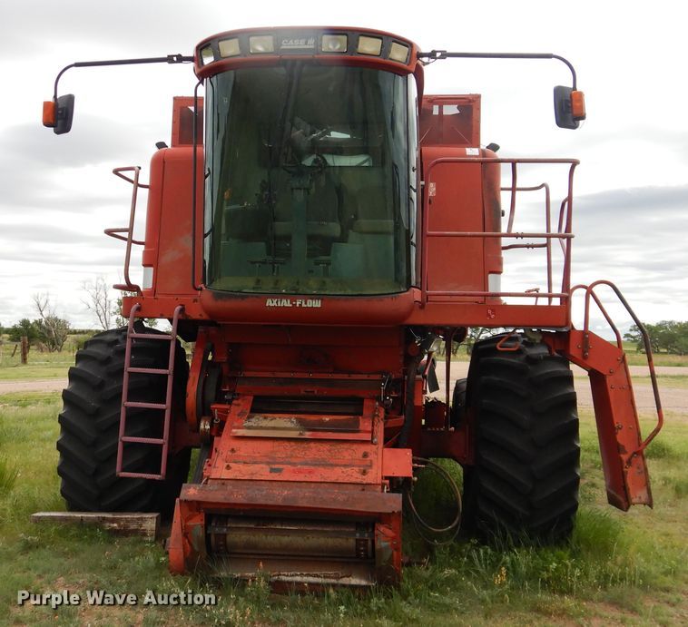 image for item IP9504 1998 Case IH 2388  combine
