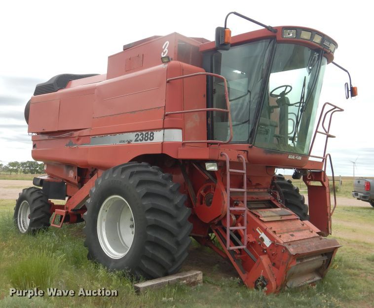 image for item IP9504 1998 Case IH 2388  combine
