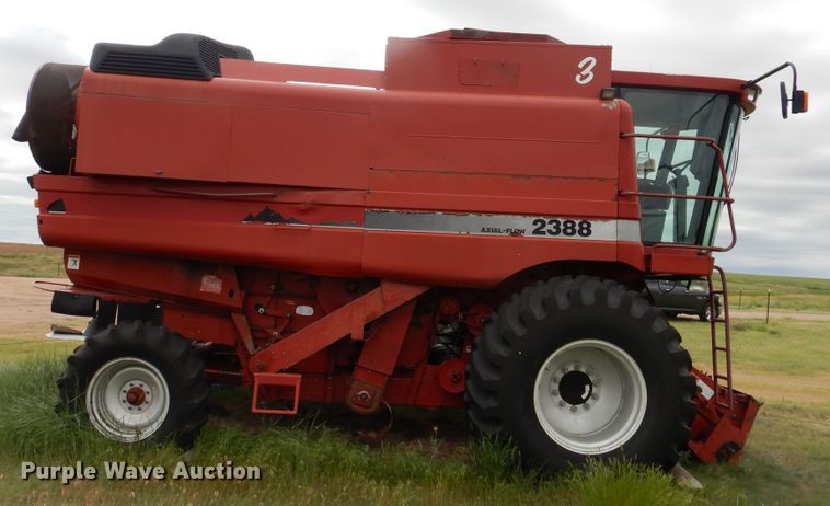 image for item IP9504 1998 Case IH 2388  combine